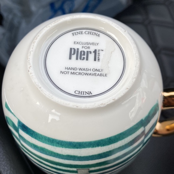 Pier 1 Mug - Picture 2 of 3